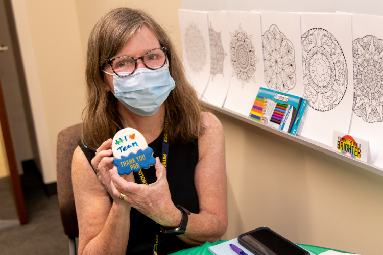 Regina at the opening of the quiet room UH in 2020.